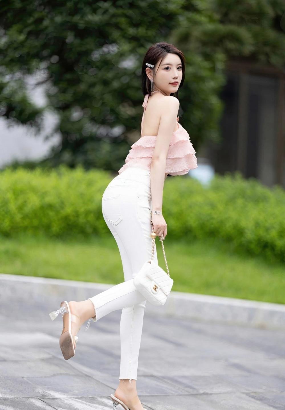 ɫ�ֻ���ˬ18�������Ƶ